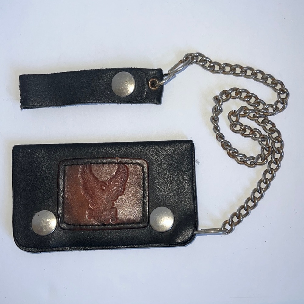 Men’s vintage leather Harley Davidson credit card wallet.